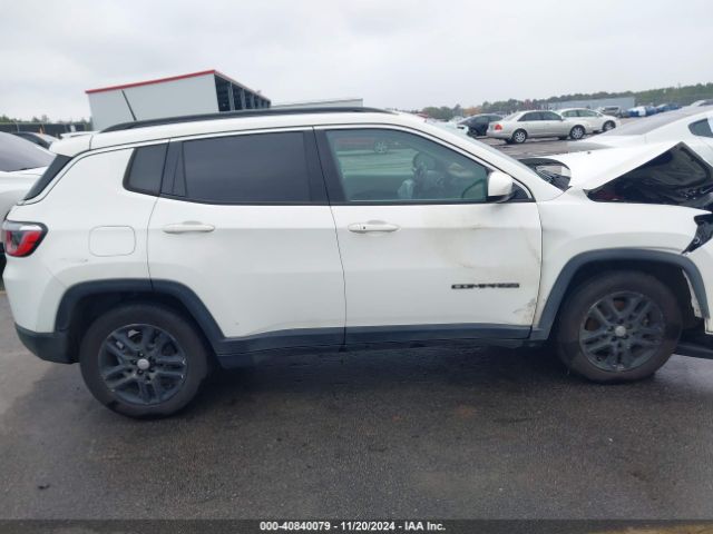 3C4NJCBB5KT692622 Jeep Compass Sun And Wheel Fwd
