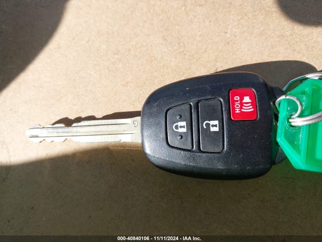 Toyota Prius C Two 2014 JTDKDTB33E1560232 Image 11