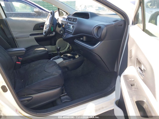 JTDKDTB33E1560232 Toyota Prius C Two