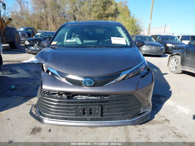 5TDJRKEC1RS204762 Toyota SIENNA XLE