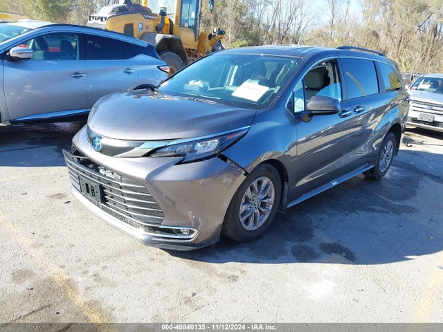 5TDJRKEC1RS204762 Toyota SIENNA XLE