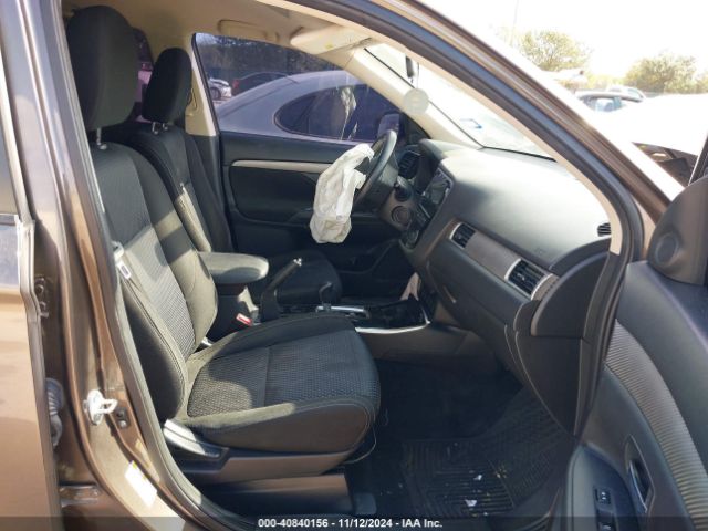 JA4AD3A39JZ009452 Mitsubishi Outlander Se