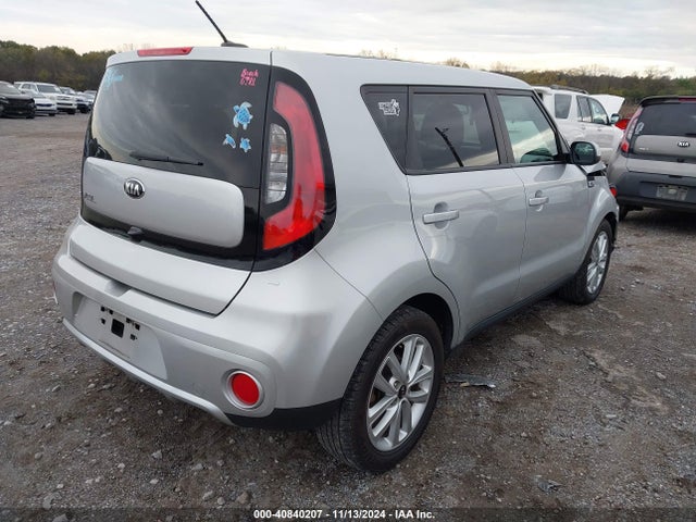KIA SOUL + 2018 KNDJP3A51J7604807 Image 4
