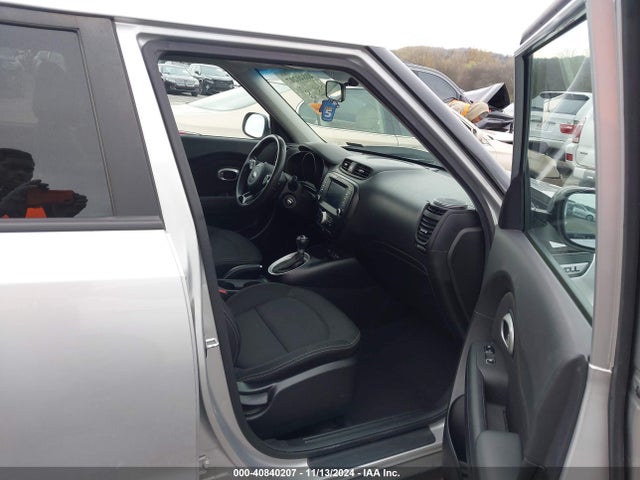 KIA SOUL + 2018 KNDJP3A51J7604807 Image 5