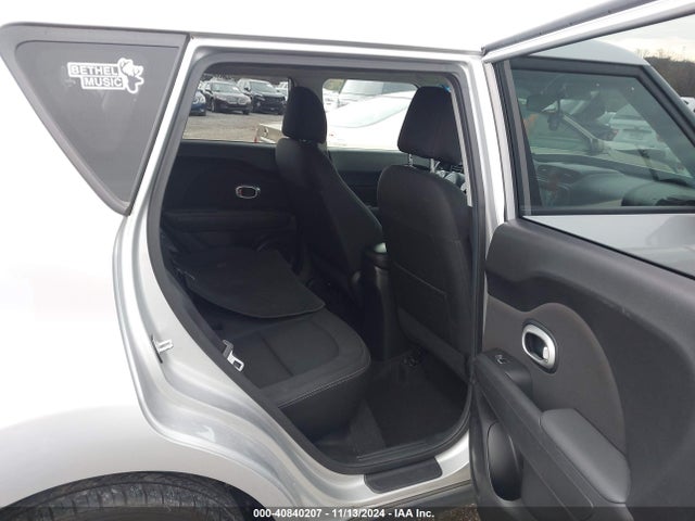 KIA SOUL + 2018 KNDJP3A51J7604807 Image 8