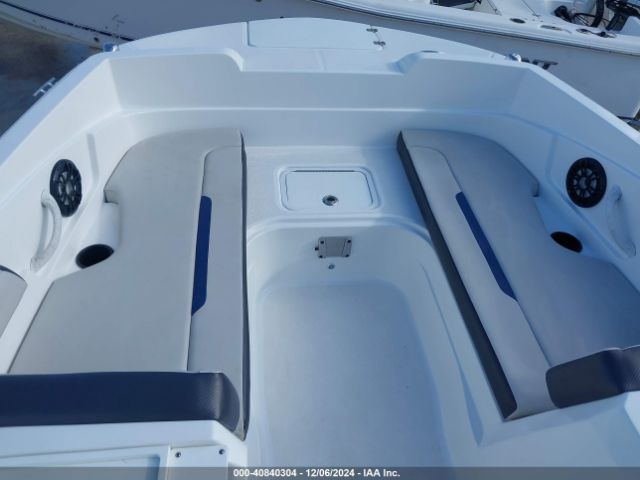 2022 HURRICANE BOAT GDY62588H122 Photo 4