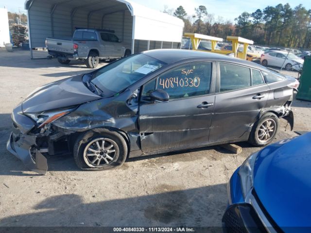 JTDKARFU8G3511663 Toyota Prius Four
