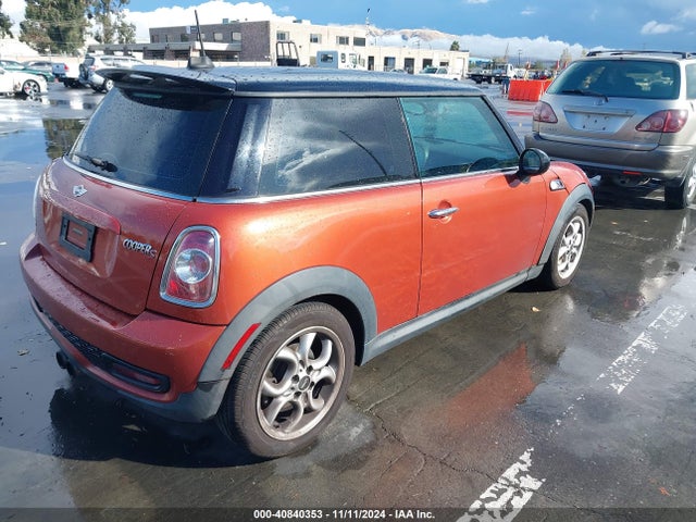 2011 MINI COOPER S WMWSV3C5XBTY12049 Photo 3
