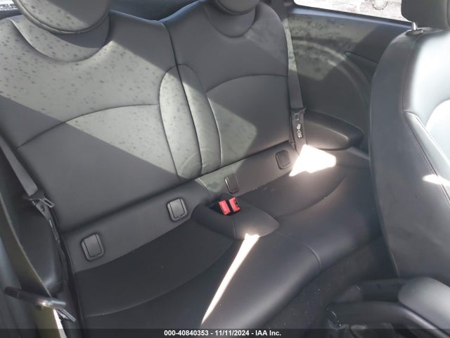 2011 MINI COOPER S WMWSV3C5XBTY12049 Photo 7
