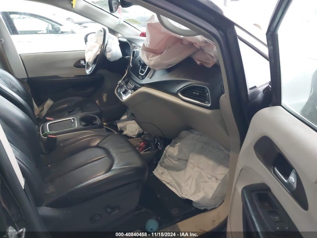 2C4RC1EG8JR113454 Chrysler Pacifica Touring L Plus