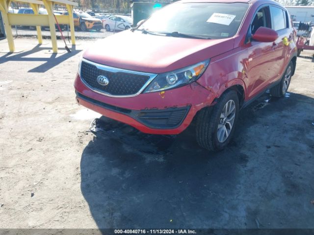 KNDPB3ACXE7568922 KIA Sportage Lx