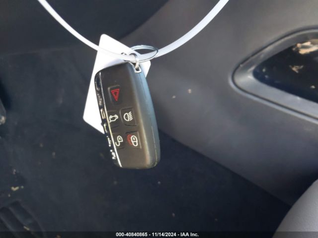 2018 JAGUAR F-PACE SADCJ2FX6JA266794 Photo 10