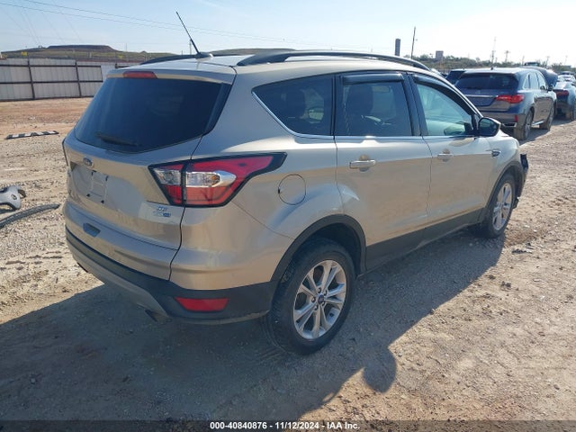 Ford ESCAPE SE 2018 1FMCU9GD8JUD42140 Image 4
