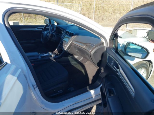 3FA6P0LUXKR147245 Ford Fusion Hybrid Se