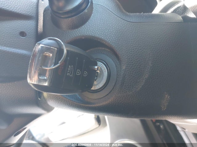 KIA SOUL + 2014 KNDJP3A5XE7074097 Image 11