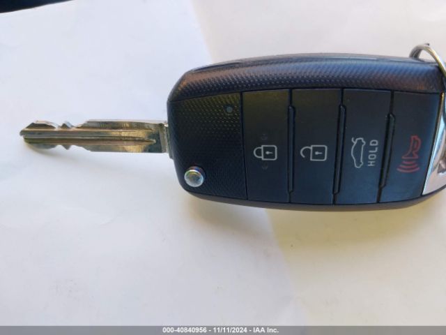 KNAFK4A62G5600947 KIA FORTE LX