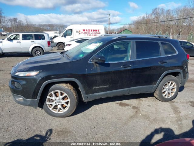 1C4PJMCB2EW146243 Jeep Cherokee Latitude