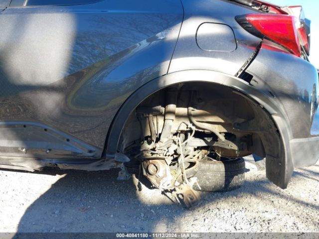 NMTKHMBX1JR059834 Toyota C-HR XLE