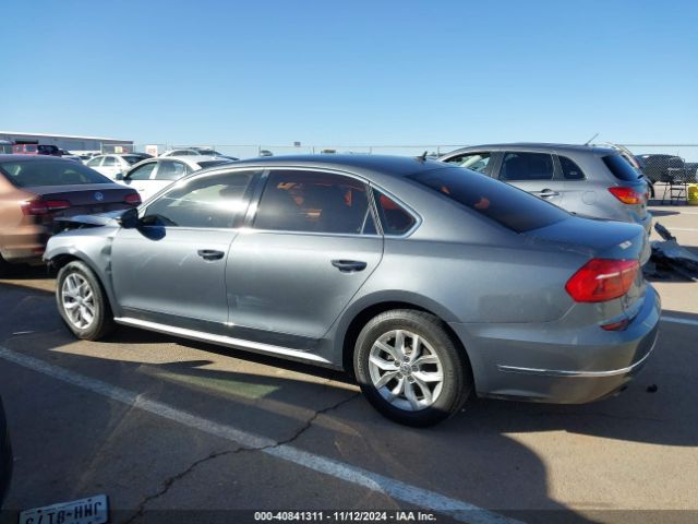 1VWAS7A30GC046028 Volkswagen Passat 1.8t S