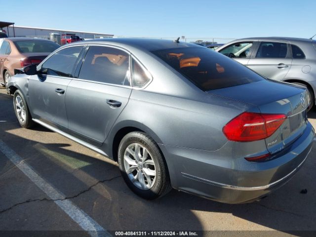 1VWAS7A30GC046028 Volkswagen Passat 1.8t S