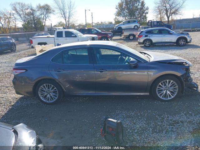 4T1B21HK7JU009363 Toyota Camry Hybrid Xle