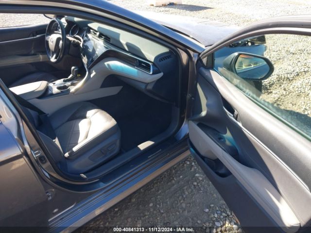 4T1B21HK7JU009363 Toyota Camry Hybrid Xle