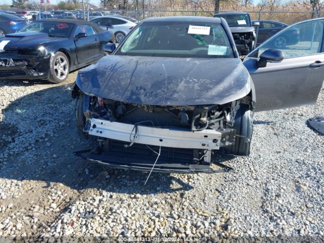 4T1B21HK7JU009363 Toyota Camry Hybrid Xle
