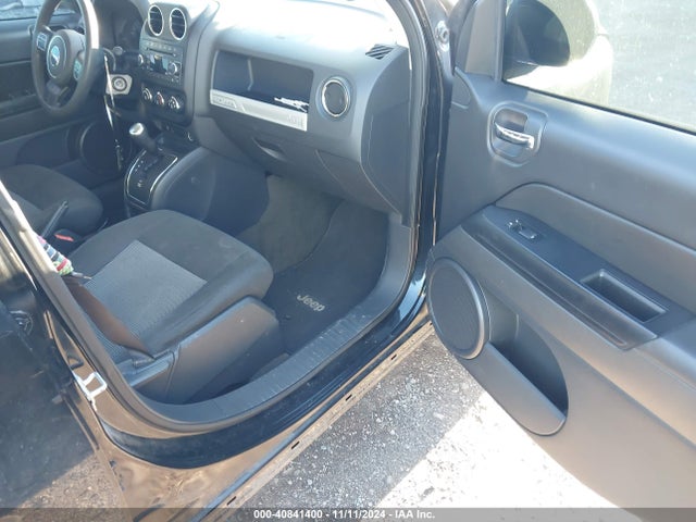 1C4NJDBB3GD804658 Jeep Compass Sport