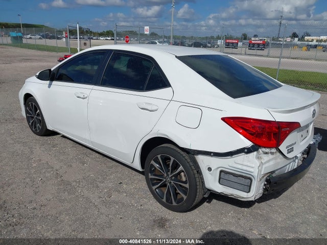 Toyota COROLLA SE 2018 2T1BURHEXJC064376 Image 3