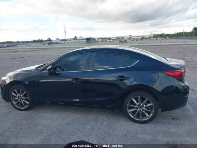 3MZBN1V3XJM209292 Mazda Mazda3 Touring