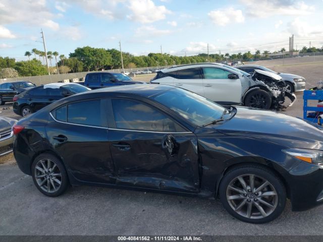 3MZBN1V3XJM209292 Mazda Mazda3 Touring
