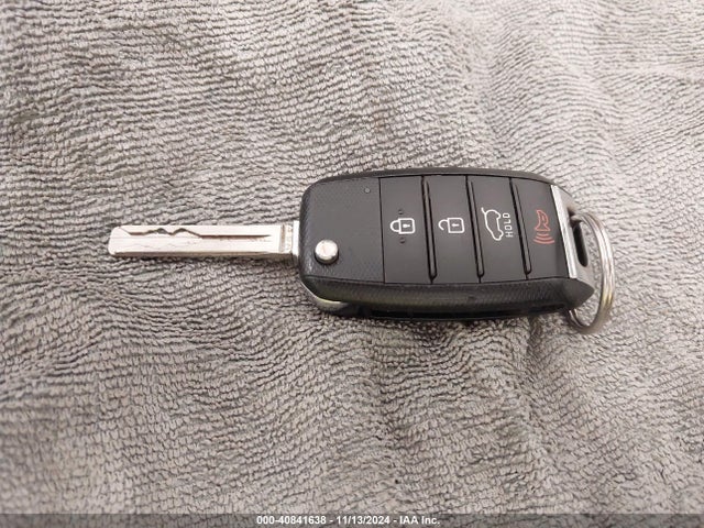 KNDPMCAC6H7129442 KIA Sportage Lx