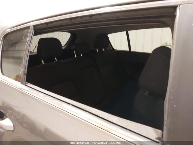 KNDPMCAC6H7129442 KIA Sportage Lx