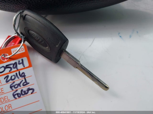 Ford FOCUS SE 2016 1FADP3K28GL344719 Image 11