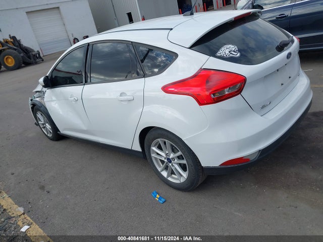 Ford FOCUS SE 2016 1FADP3K28GL344719 Image 3
