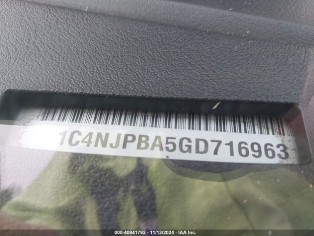 1C4NJPBA5GD716963 Jeep Patriot Sport Se