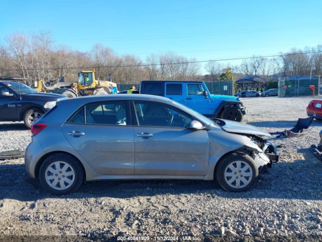 3KPA25AD8ME386645 KIA Rio 5-door S