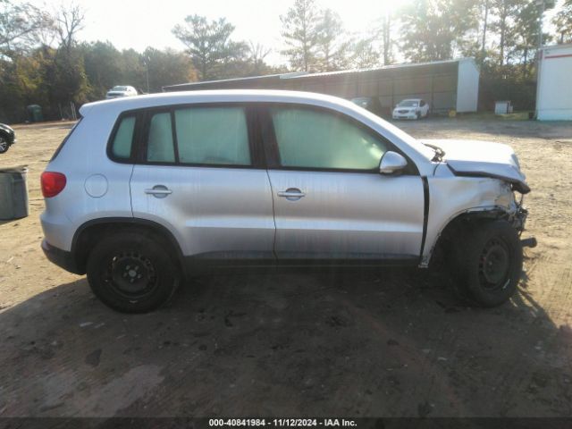 WVGAV7AX0HK047714 Volkswagen Tiguan 2.0t/2.0t S