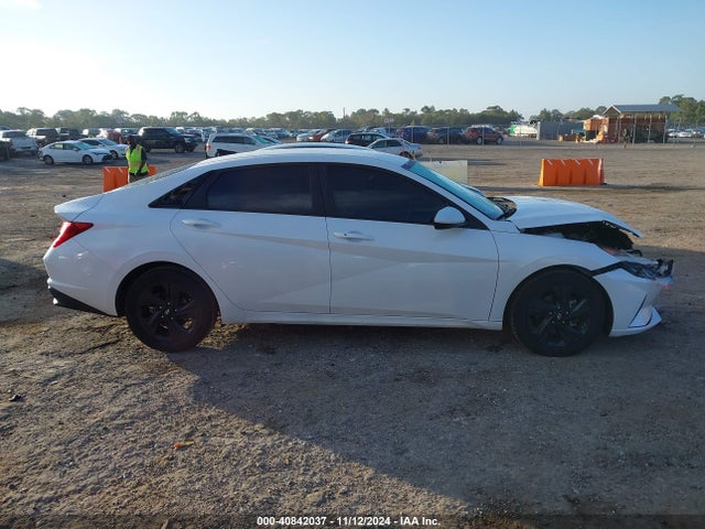 Hyundai ELANTRA SEL 2022 5NPLM4AG2NH059419 Image 14
