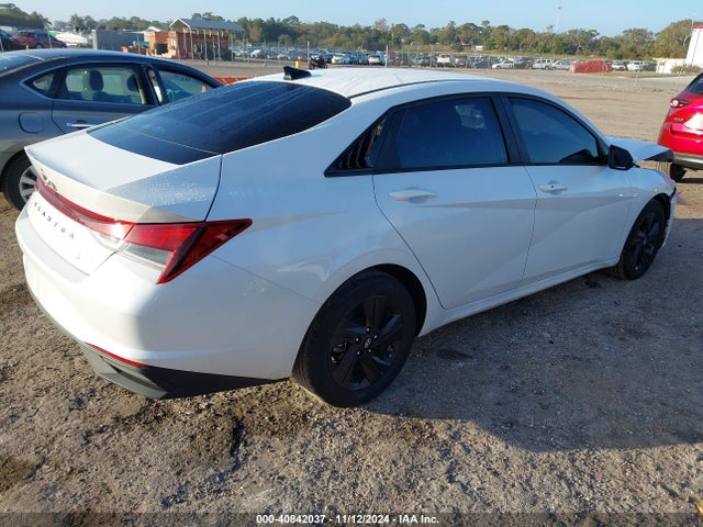 Hyundai ELANTRA SEL 2022 5NPLM4AG2NH059419 Image 4
