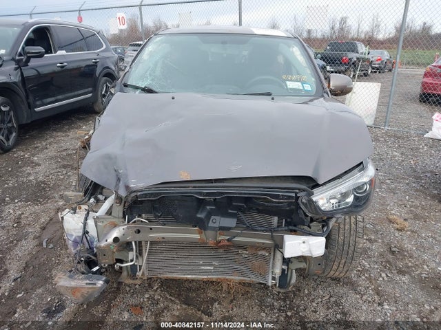 JA4AP3AU1JZ000910 Mitsubishi Outlander Sport 2.0 Es