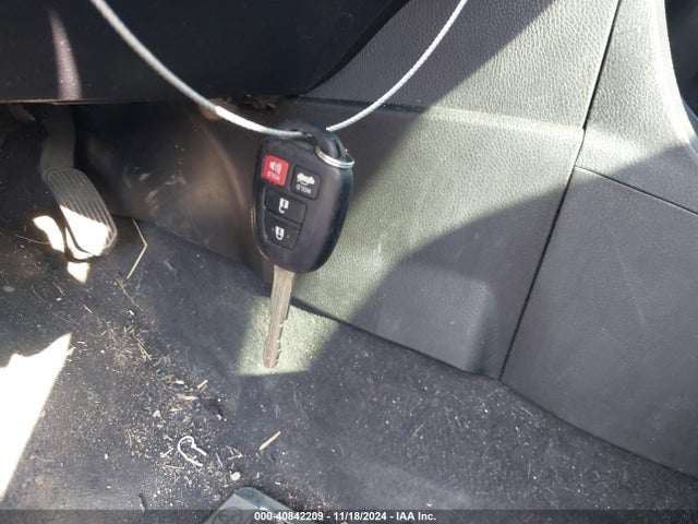 Toyota COROLLA LE 2016 5YFBURHE2GP439881 Image 11