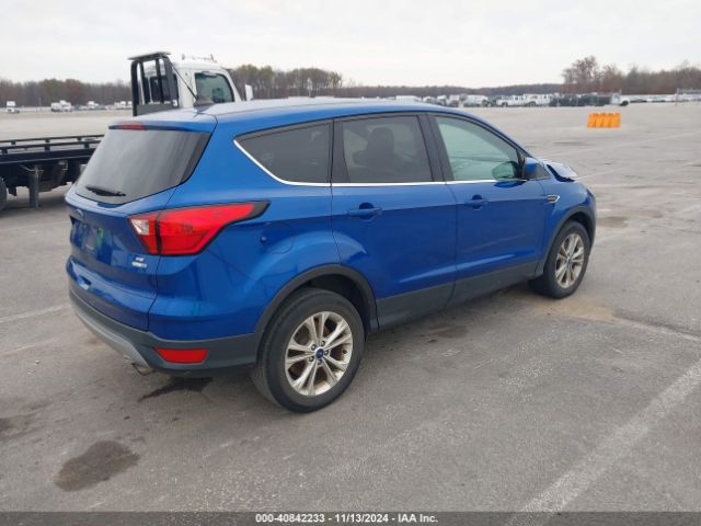 1FMCU9GDXKUA15269 Ford ESCAPE SE