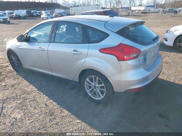 Ford FOCUS SE 2015 1FADP3K21FL243293 Image 3