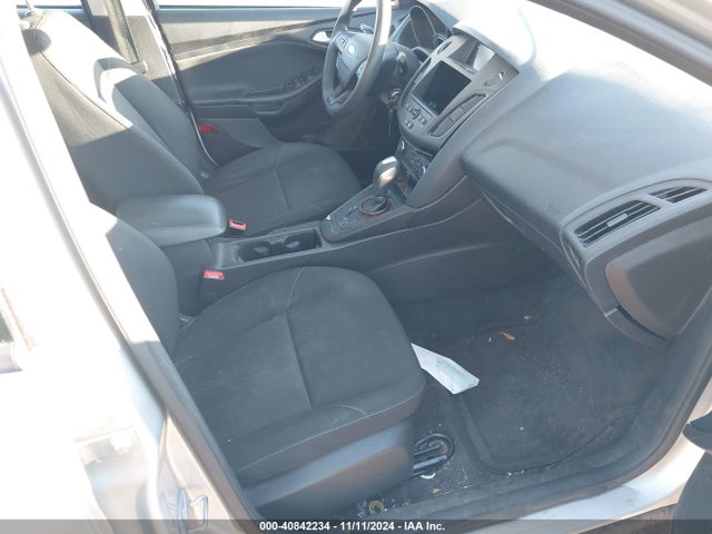 Ford FOCUS SE 2015 1FADP3K21FL243293 Image 5