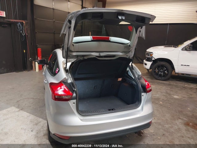 Ford FOCUS SE 2015 1FADP3K25FL247735 Image 3