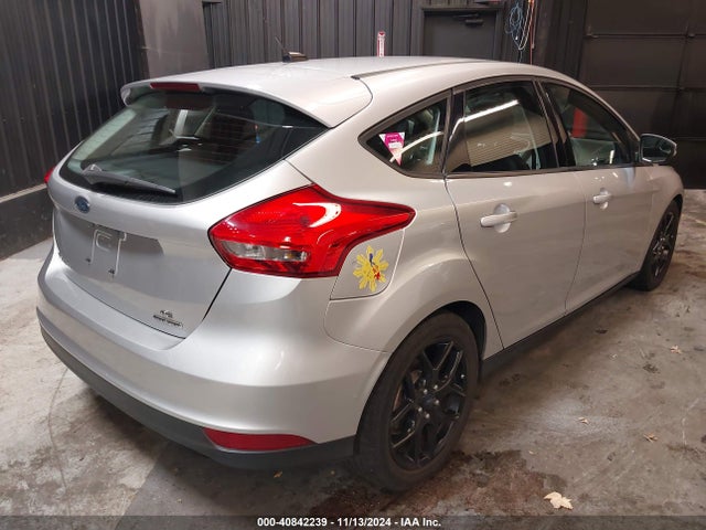 Ford FOCUS SE 2015 1FADP3K25FL247735 Image 4