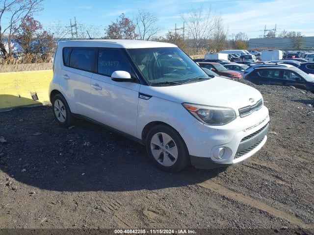 KIA SOUL + 2017 KNDJP3A57H7421499 Image 1