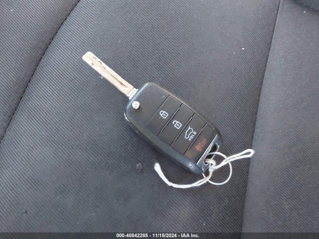 KIA SOUL + 2017 KNDJP3A57H7421499 Image 11