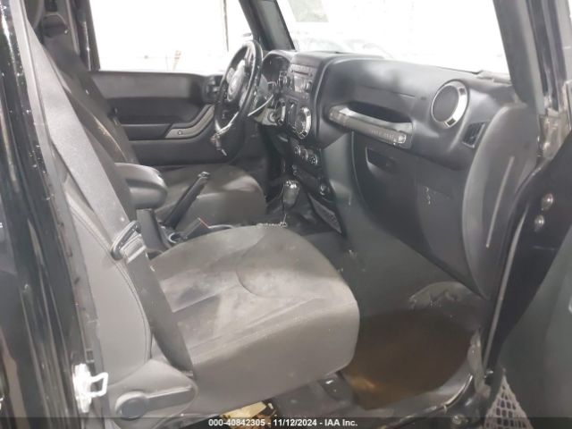 1C4BJWDGXHL602348 Jeep Wrangler Unlimited Sport 4x4